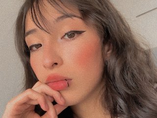 I'm A Cam Sensual Sweet Thing And I Am Named Winnie-love
