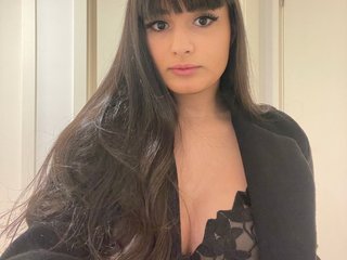 A Live Chat Cute Sweet Thing Is What I Am, I Am Named AnnaCyberCat And 19 Is My Age