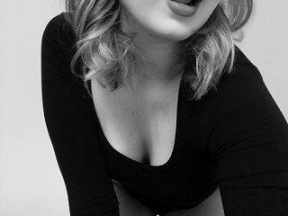 A Sex Cam Pleasing Lady Is What I Am, I'm 22 Yrs Old And My Name Is Bloodnansi