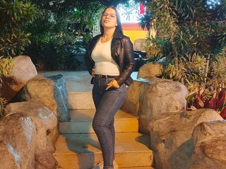A Live Chat Lovely Woman Is What I Am, I'm 22 Years Old