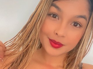 I'm 26 Years Of Age! I Am A Brunette! My Model Name Is Evelinrose1