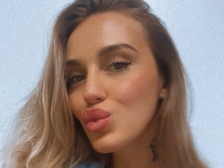 I'm 22 Years Old And A Webcam Seductive Hottie Is What I Am