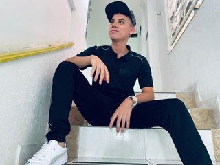 My Model Name Is JacobEvanss, I'm 20! I Am A Brunette