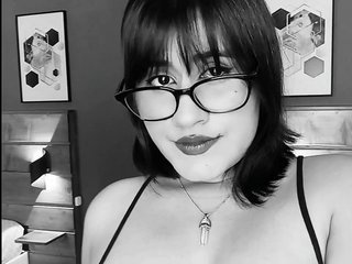 A Camwhoring Attractive Lady Is What I Am, I Am A Brunette And My Age Is 20 Years Old