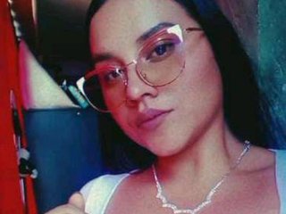 A Live Cam Hot Babe Is What I Am, 22 Is My Age