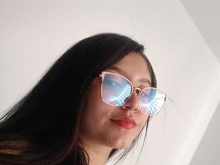 I Am A Brunette! I'm 18 Yrs Old! A Live Chat Lovely Girl Is What I Am