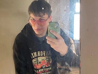 My Name Is Badplayerb! I Am A Brunette