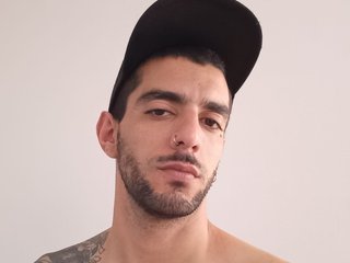 I Am A Brunette! I Am Named Agustinashell And I Live In Italiano
