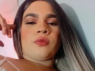 I Am A Blonde And A Live Chat Lovable She-male Is What I Am