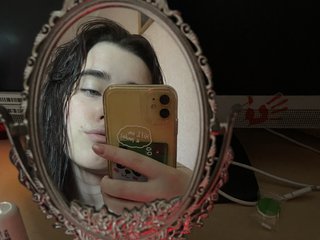 I'm A Webcam Pretty Bimbo And I'm 23