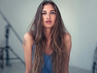 I'm 18 Years Old! Warsaw Is Where I Live And I Am A Brunette