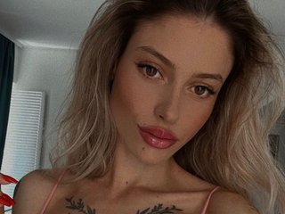My BongaCams Name Is Annisefoxy! I'm A Camwhoring Engaging Gal