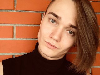 People Call Me Akopikb! I'm 23 And I Am A Blonde