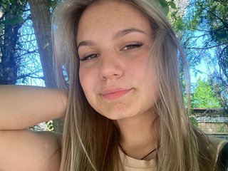 I'm 18 Yrs Old, My Model Name Is 1christya1
