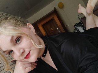 I Am A Blonde And A Sex Webcam Alluring Female Is What I Am! My Model Name Is KimPatters