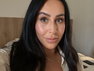I Am A Brunette! I'm A Sex Cam Alluring Woman! My Age Is 26 Yrs Old
