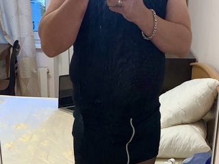I'm 38 Yrs Old, I'm A Live Cam Beautiful Transvestite