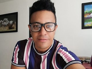 At BongaCams People Call Me RichardJoness, I'm 35 Yrs Old