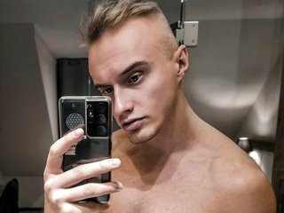 My Age Is 30 Years Old And At BongaCams I'm Named Luipeni