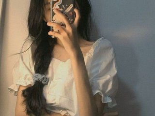 A Cam Pretty Girl Is What I Am, My Model Name Is Ernesta102