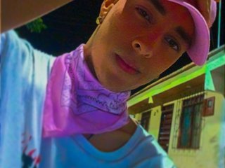 My Name Is Chicohot225, I Am A Blonde