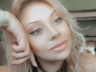 I Am A Blonde, I'm 22 Years Old! Mineral Wells Is Where I Live