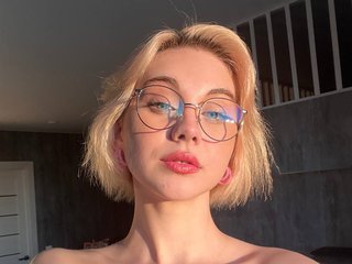 I'm 18 Years Of Age, I'm A Cam Pretty Gal