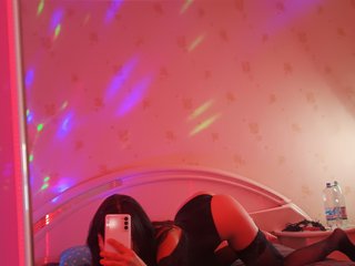 I'm A Cam Pleasing Gal, I'm 19 Years Old