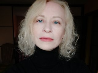I Am A Blonde! I'm 44 Years Of Age, I'm A Camwhoring Stunning Babe