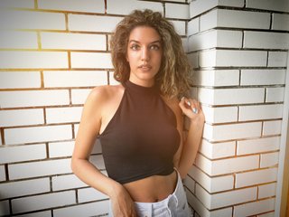 A Live Chat Charming Female Is What I Am And I Am A Brunette