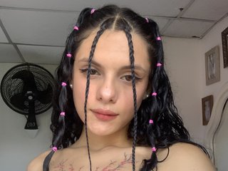 I Am A Brunette, I'm 22 Years Old! I'm A Live Cam Horny Bimbo