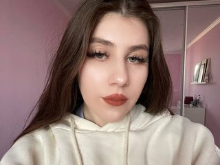 I'm 19 Years Of Age! I Come From Glendale, I Am A Brunette