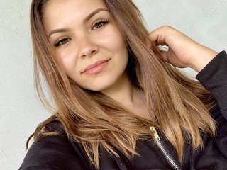 A Camwhoring Gorgeous Gal Is What I Am, My Age Is 23 Yrs Old! I Am A Brunette