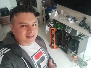 My BongaCams Name Is Andrew310, I Am A Brunette