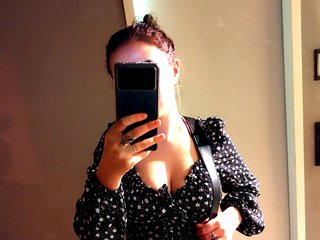 A Sex Webcam Dreamy Honey Is What I Am And 19 Is My Age! At BongaCams People Call Me ArabellaTracy