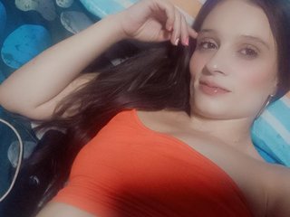 Medellin Is Where I Come From And I'm A Camwhoring Delightful Sweet Thing, I Am Named Jessie-Kent