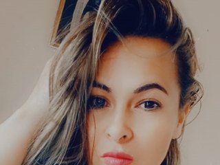 My BongaCams Model Name Is GinaMancini4 And I'm A Camming Eye-catching Woman, 40 Is My Age