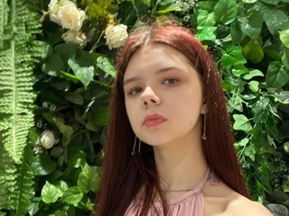 I'm 19 Years Old And A Camwhoring Irresistible Honey Is What I Am