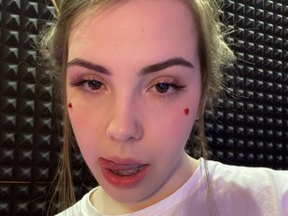 I Live In Bucharest! I Am A Brunette, My Name Is SoftPaws777