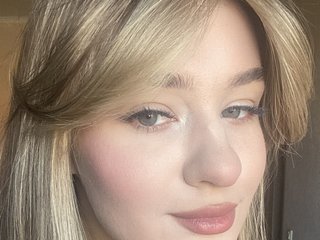 My Model Name Is KisKrisssS! I'm A Sex Chat Beautiful Sweet Thing And I'm 20