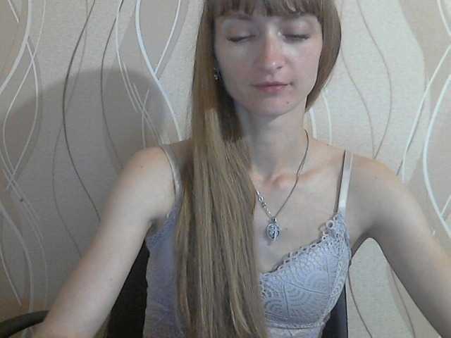 AsyaBlond on BongaCams