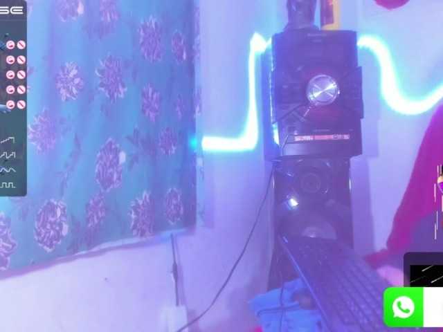 Roxxana1111 on BongaCams