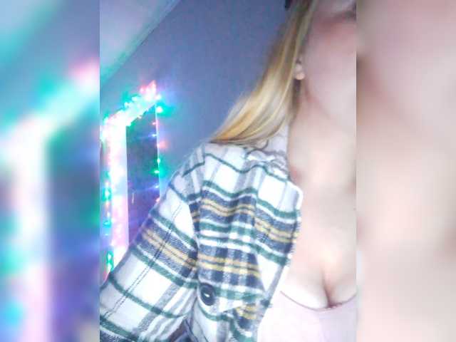 Offline Kitty1111 on BongaCams