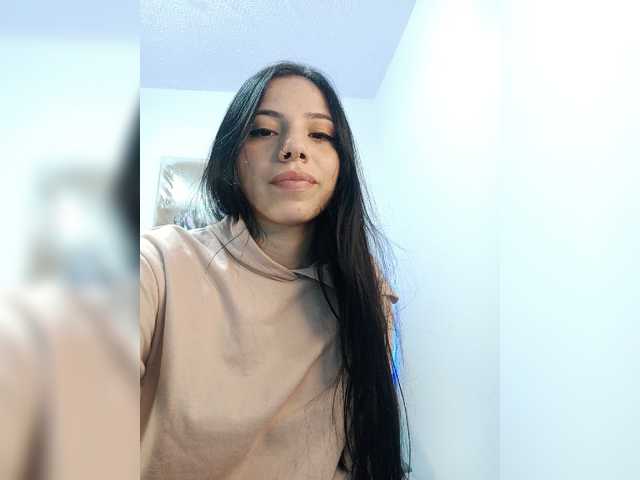 Alicew9 on BongaCams